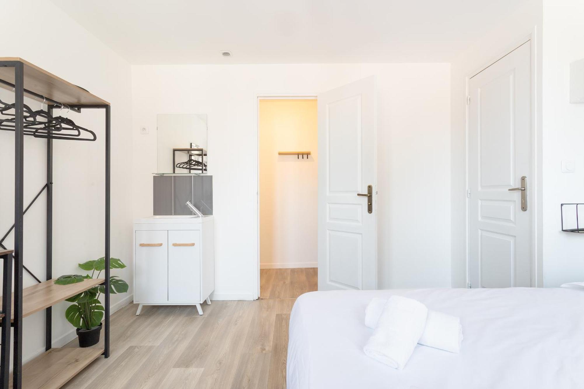 S&K Suite Grande Rue Roubaix - Chambre Spacieuse Et Sdb Privee - Netflix Et Cuisine Luaran gambar