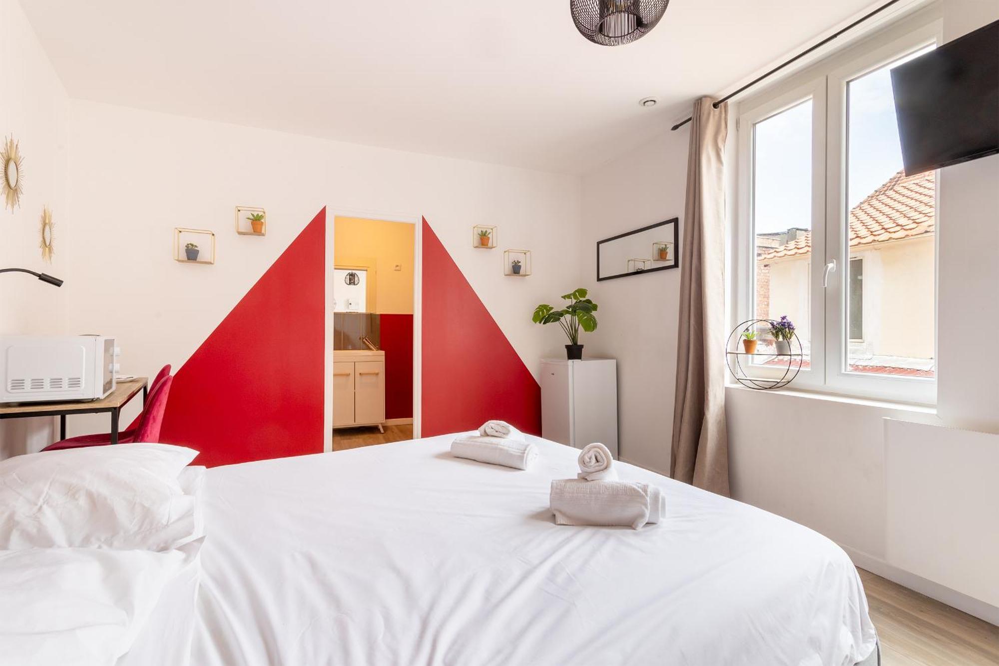 S&K Suite Grande Rue Roubaix - Chambre Spacieuse Et Sdb Privee - Netflix Et Cuisine Luaran gambar